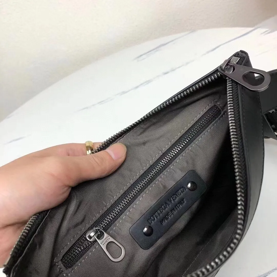 All categories 💚 Top version men’s bags 💚 BV 2024 new BV chest bag